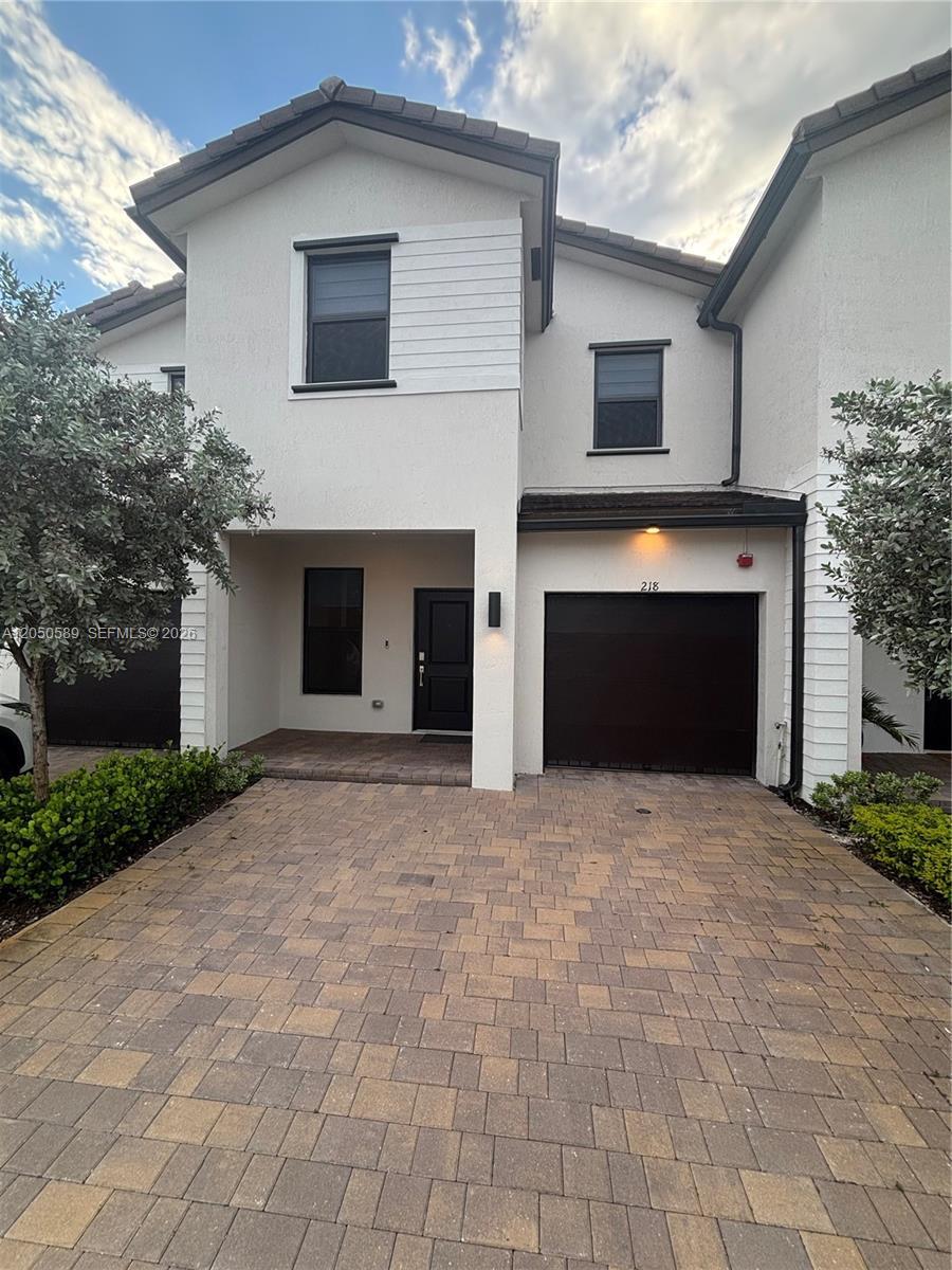 218 SW 159th Ct, Pembroke Pines FL 33027 photo 2