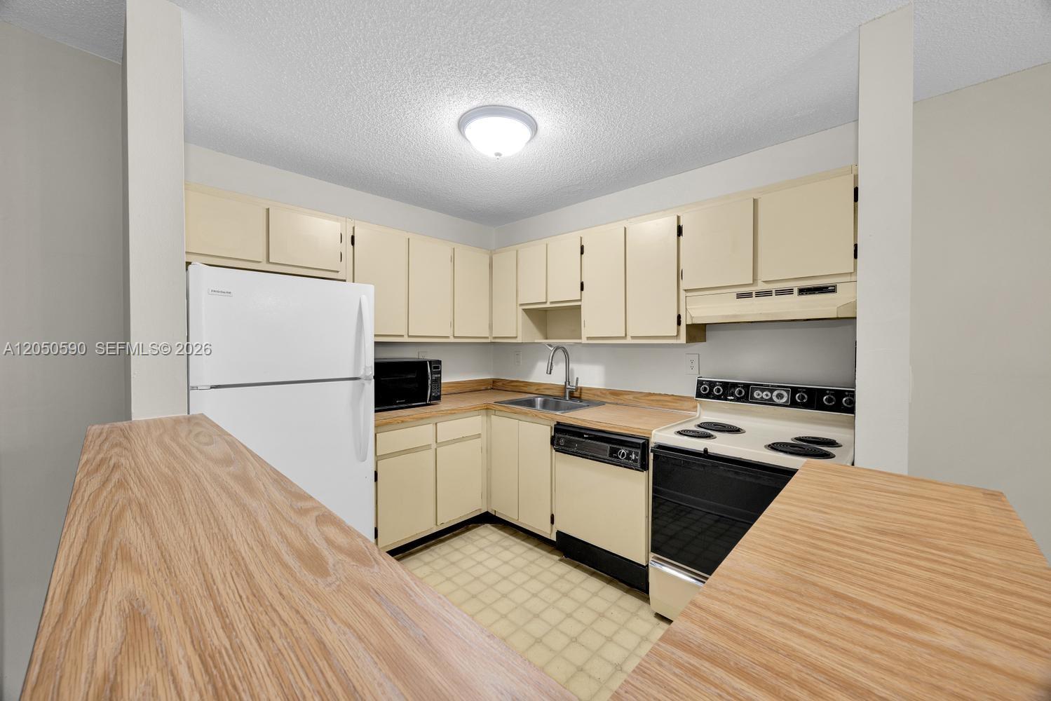 9711 Hammocks Blvd # K, Miami FL 33196 photo 3
