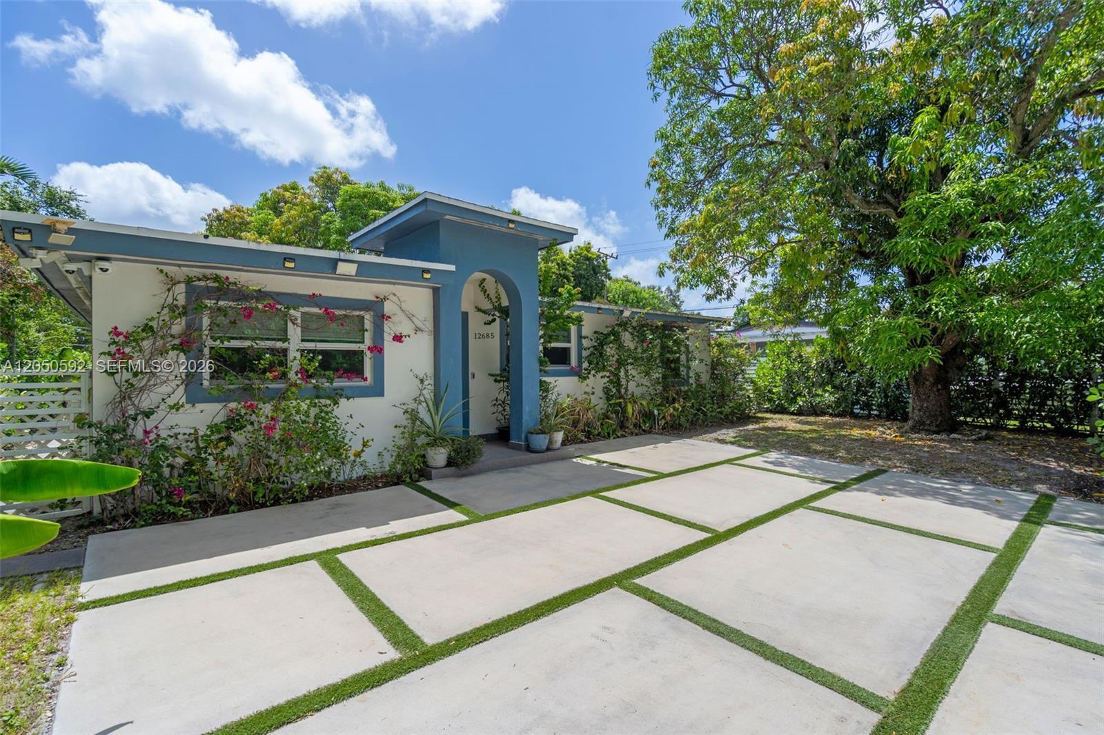 12685 NW Miami Ct, North Miami FL 33168 photo 2