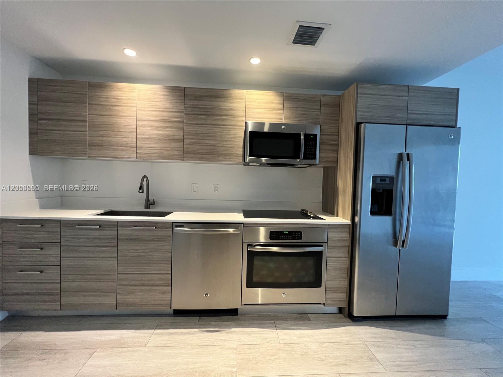 121 NE 34th St # L505, Miami FL 33137 photo 3