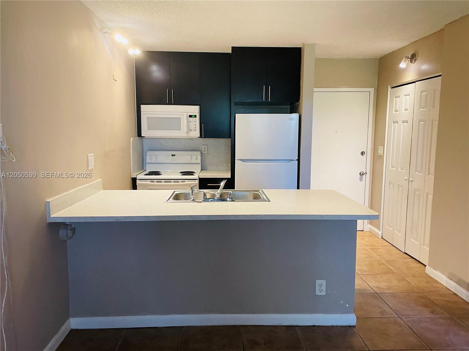2401 Riverside Dr # B, Coral Springs FL 33065 photo 3