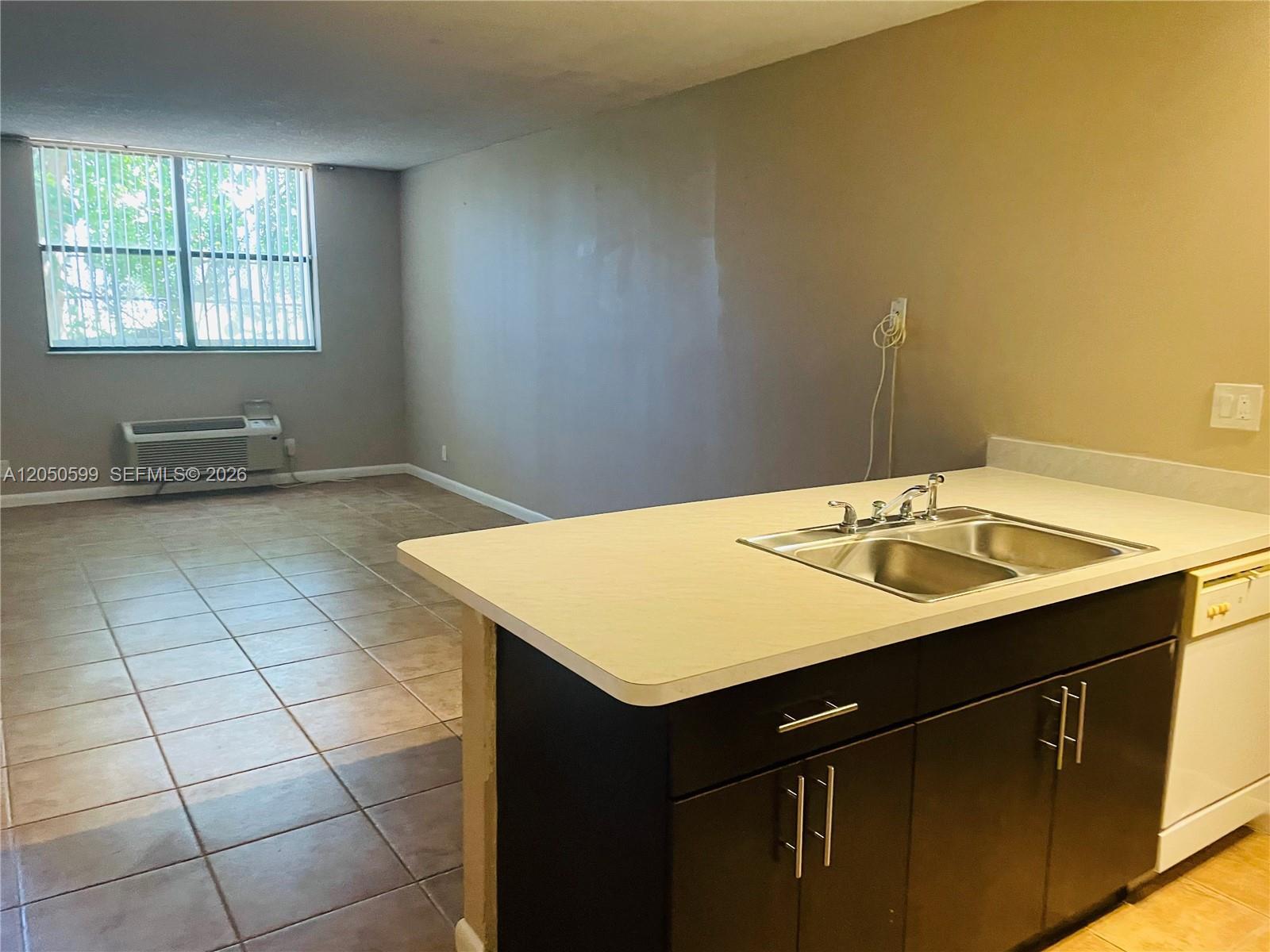 2401 Riverside Dr # B, Coral Springs FL 33065 photo 5