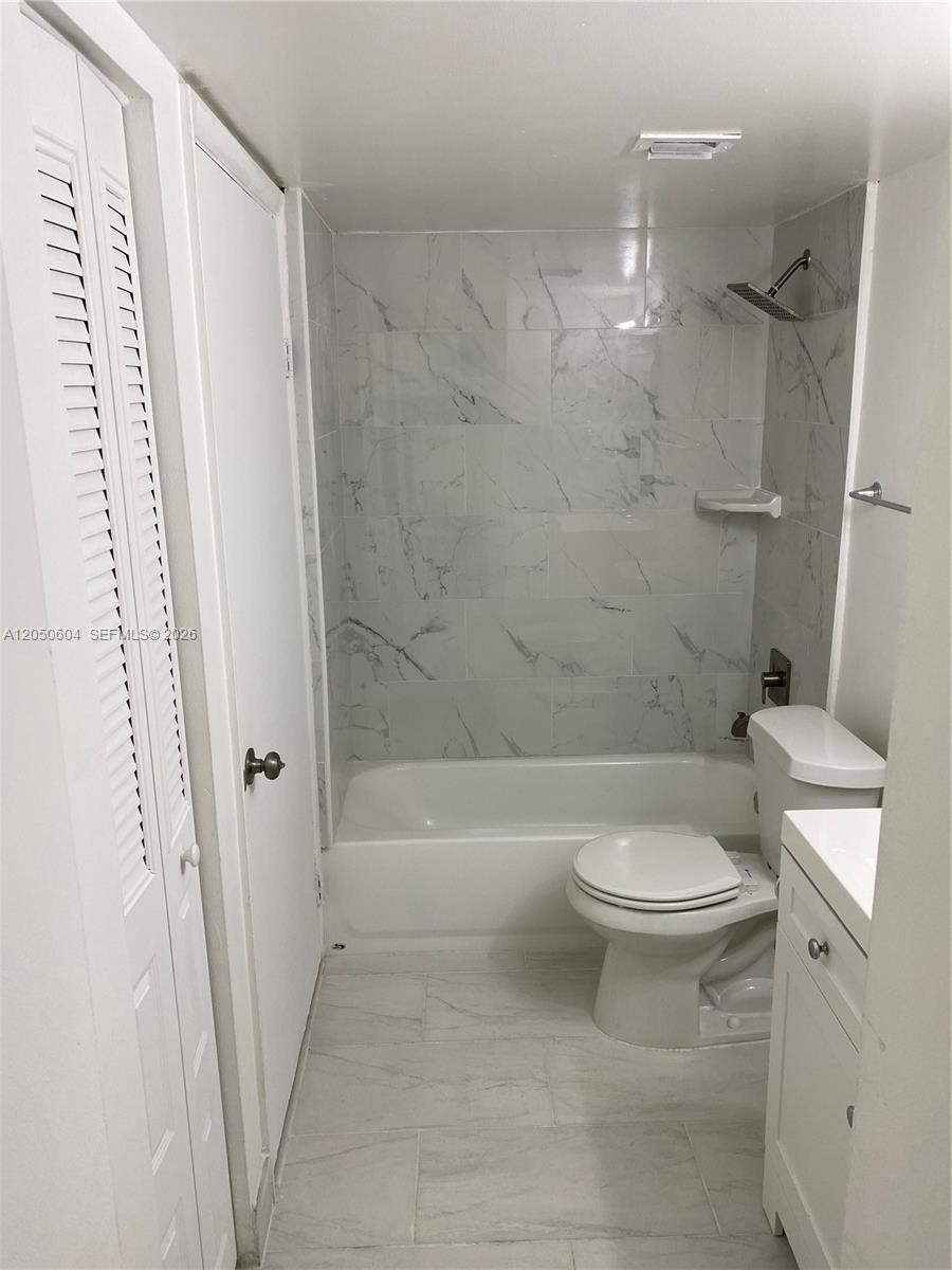 486 NW 165th St Rd # 307, Miami FL 33169 photo 5