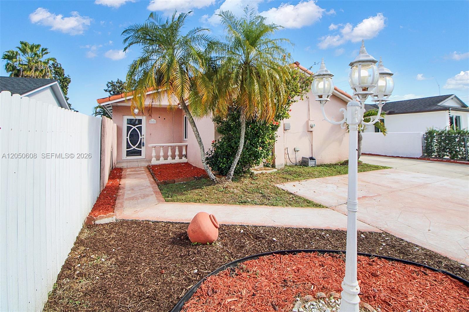 19721 SW 122nd Pl, Miami FL 33177