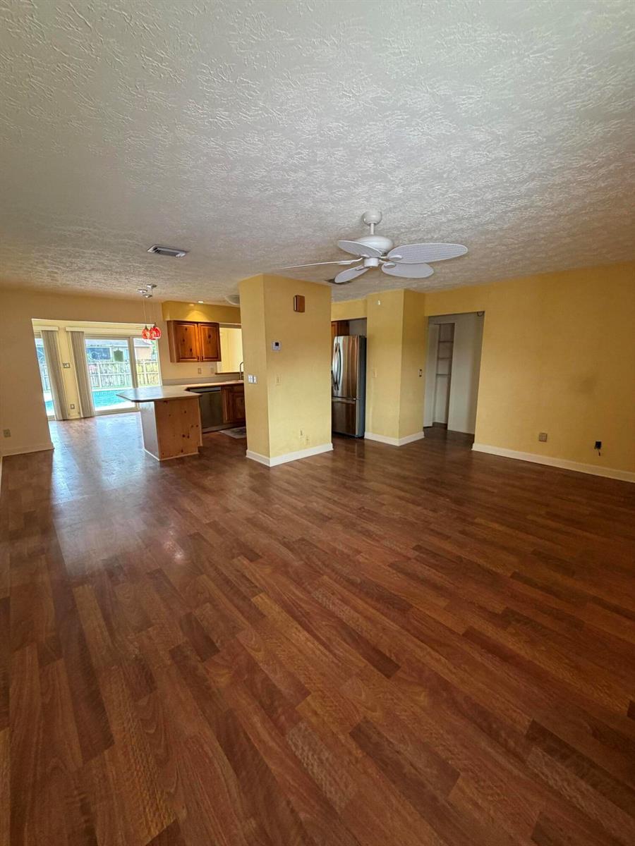 542 NW La Brea Avenue, Port St. Lucie FL 34983 photo 2