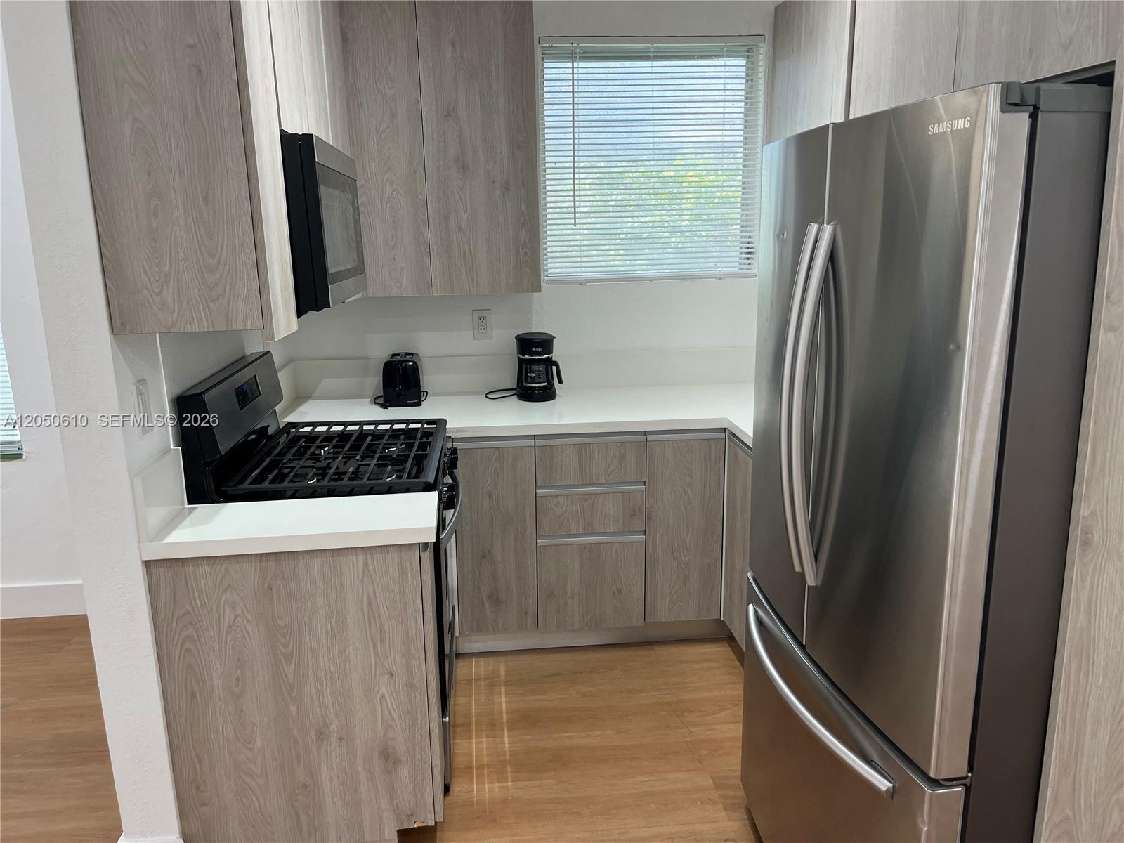 740 Michigan Ave # 2, Miami Beach FL 33139 photo 4