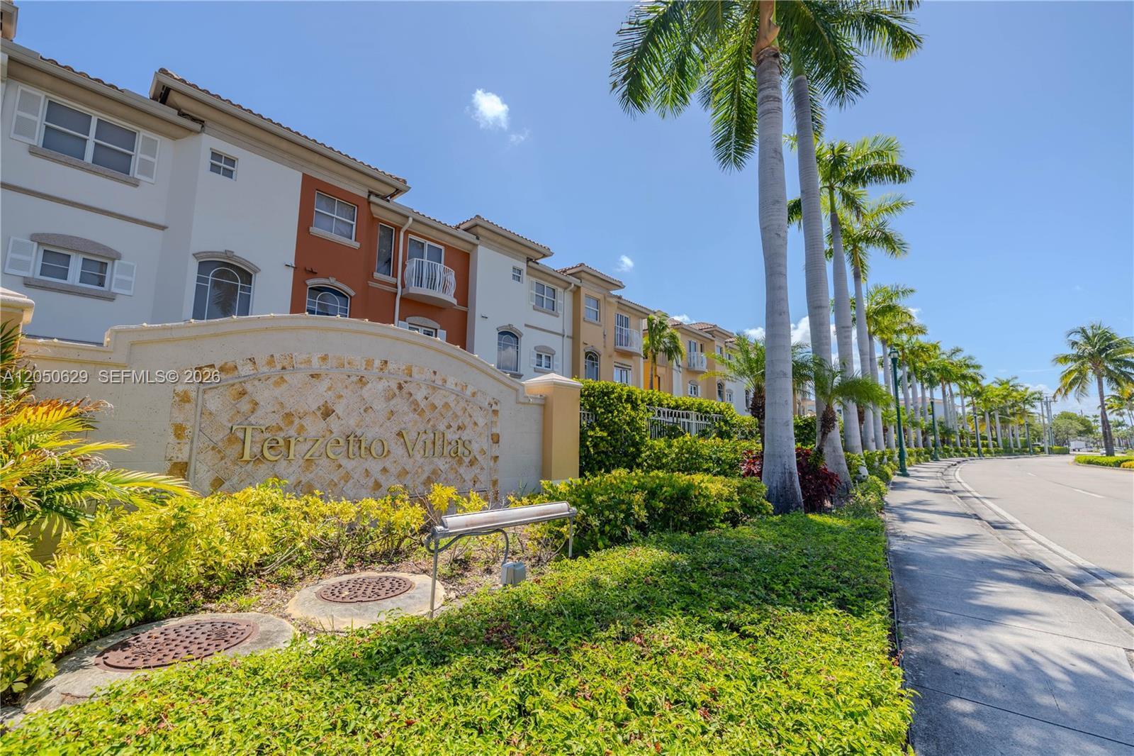 18451 NE 27th Pl, Aventura FL 33160 photo 4