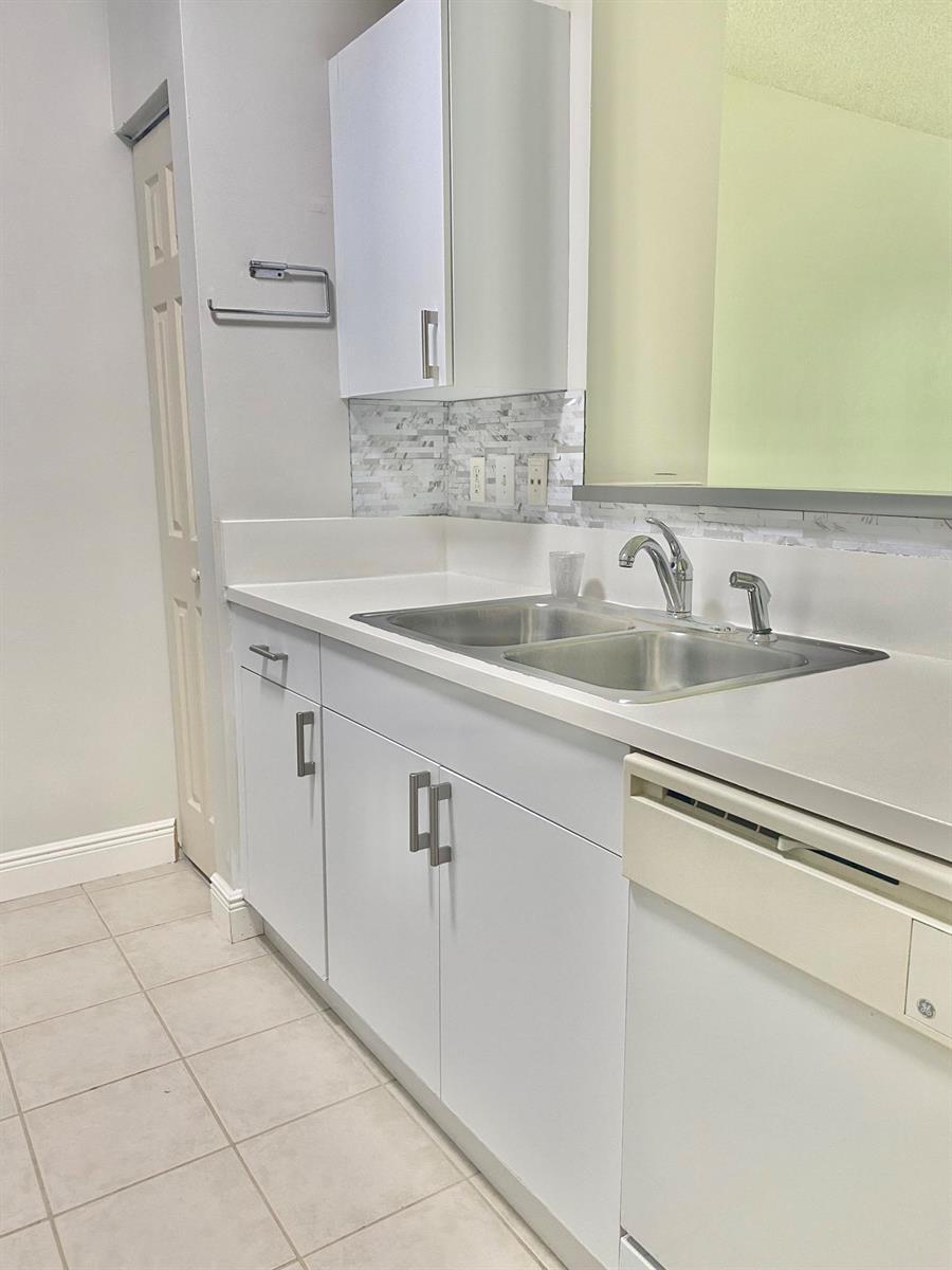 630 S Sapodilla Avenue # 204, West Palm Beach FL 33401 photo 5