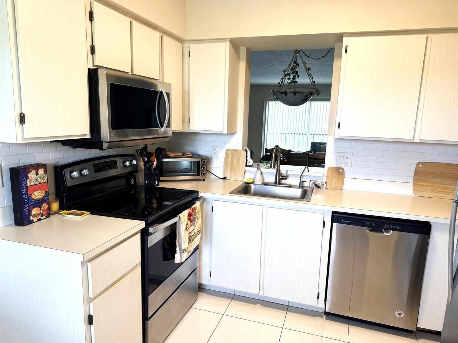 7146 Huntington Lane # 403, Delray Beach FL 33446