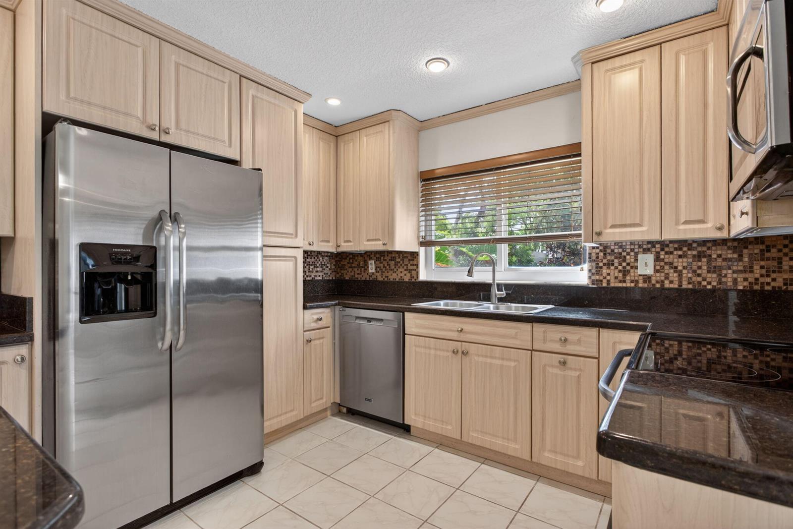 9812 NW 2nd Court, Plantation FL 33324 photo 5