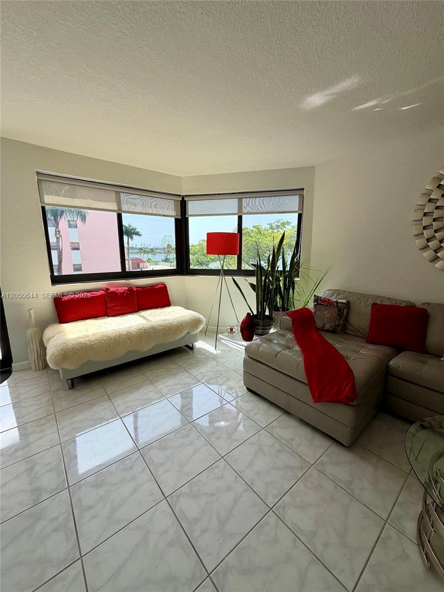 20850 San Simeon Way # 5, Miami FL 33179 photo 2