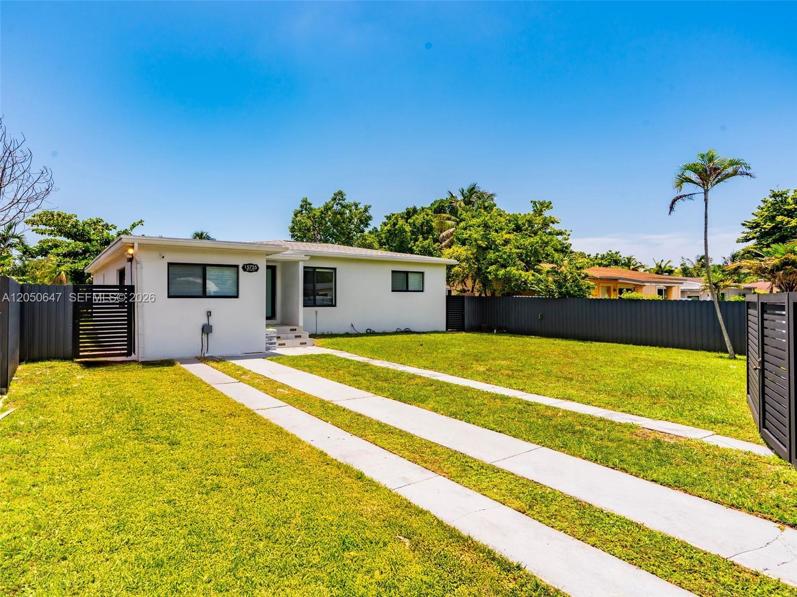 15725 NE 11th Ct, North Miami Beach FL 33162 photo 2