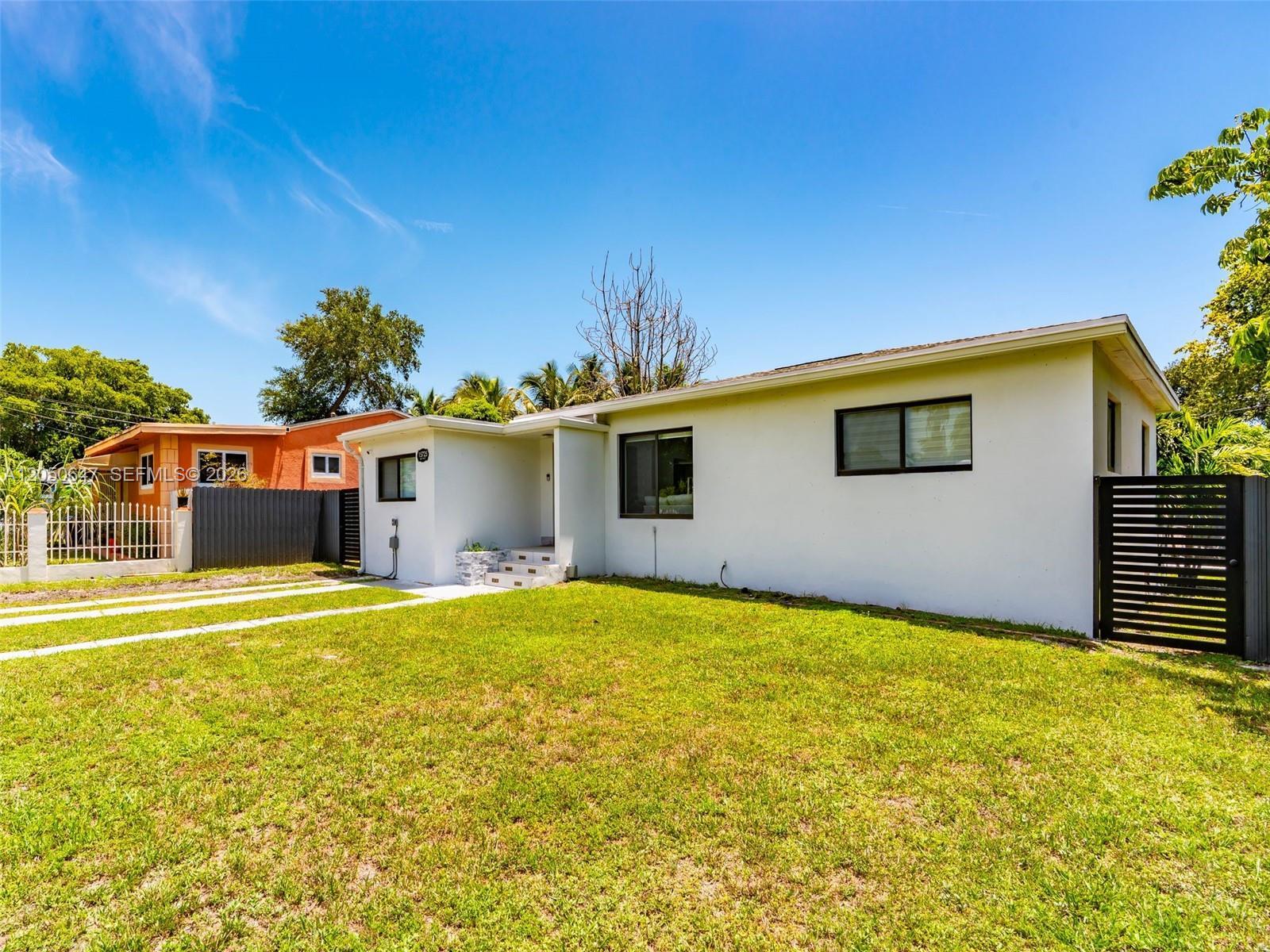 15725 NE 11th Ct, North Miami Beach FL 33162 photo 3