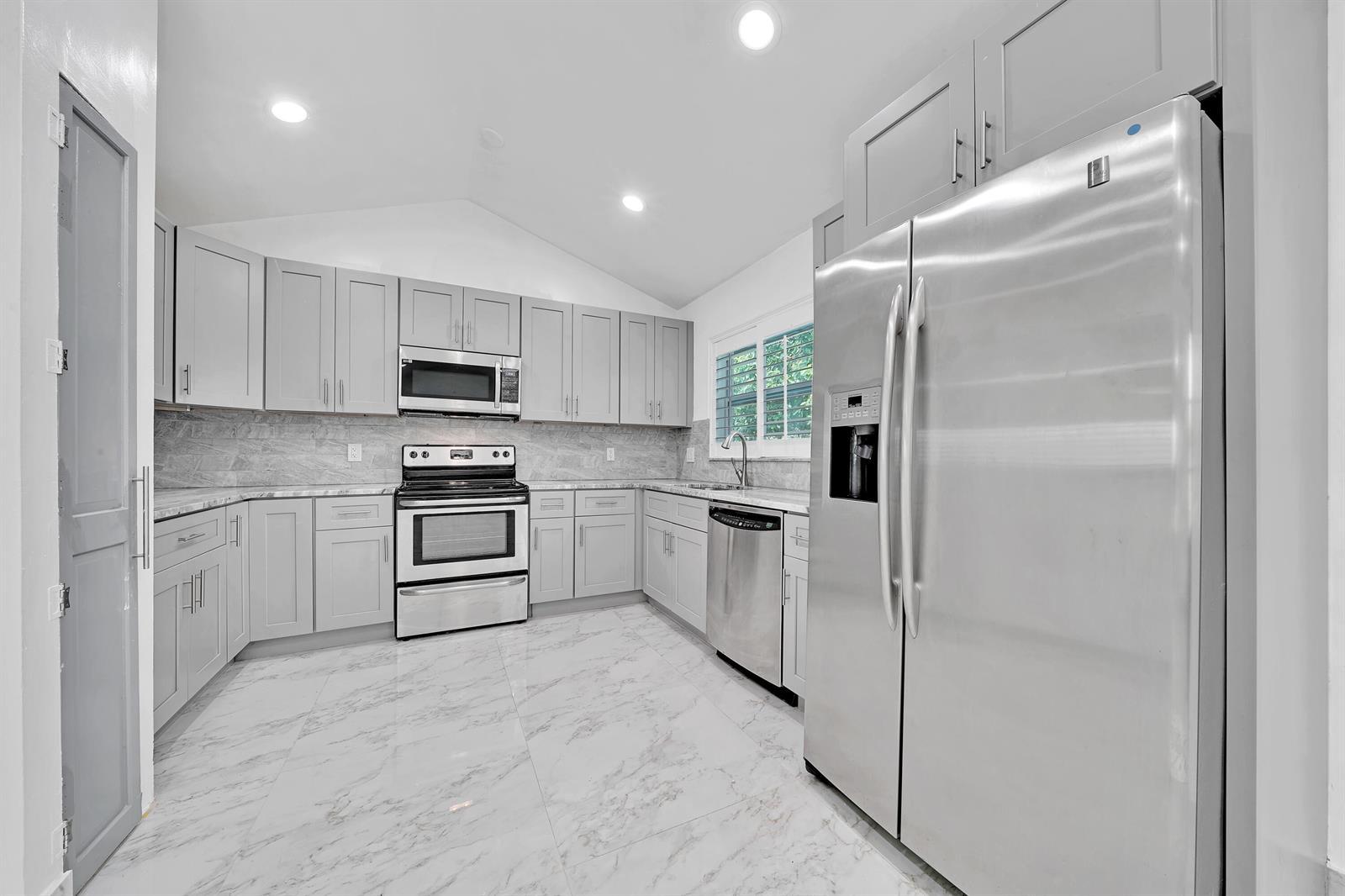724 Avenue Chaumont, Delray Beach FL 33445 photo 4