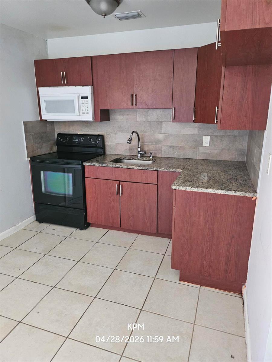 1016 Mcintosh Street, West Palm Beach FL 33405 photo 5