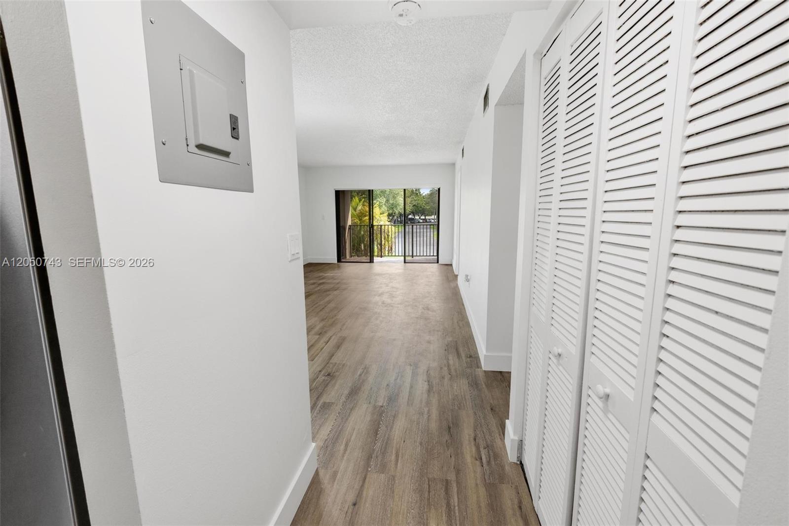 210 W Park Dr # 2, Miami FL 33172 photo 2