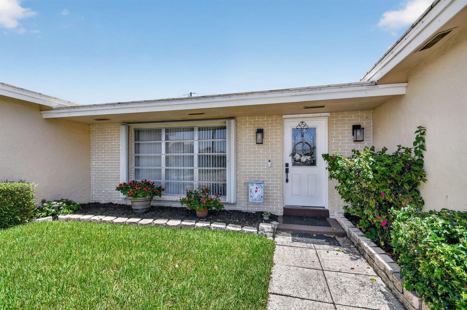 1241 SW 28th Avenue, Boynton Beach FL 33426 photo 4