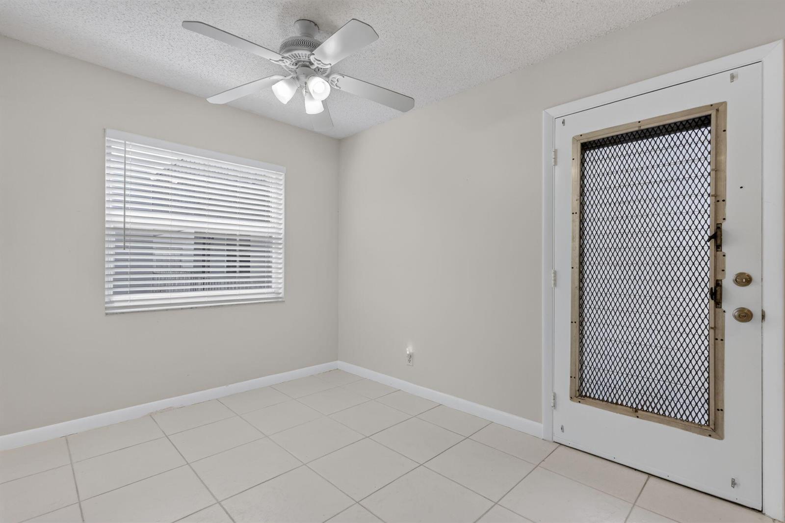 40 Burgundy A, Delray Beach FL 33484 photo 4