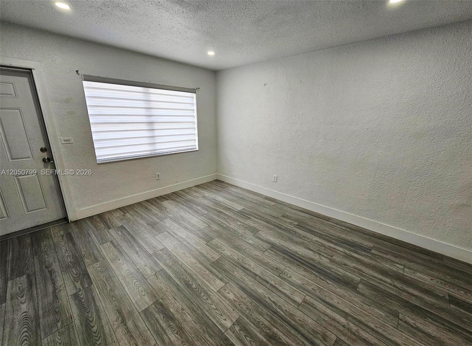 464 E 13 ST # 464, Hialeah FL 33010 photo 2