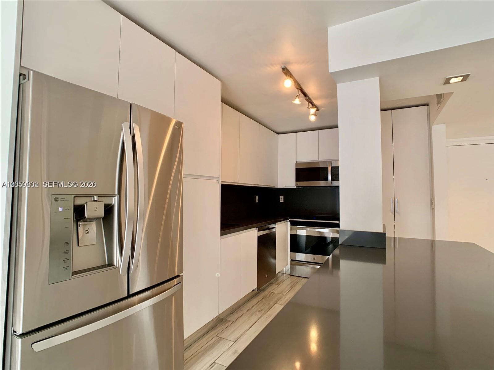 9360 Fontainebleau Blvd # 212, Miami FL 33172 photo 2
