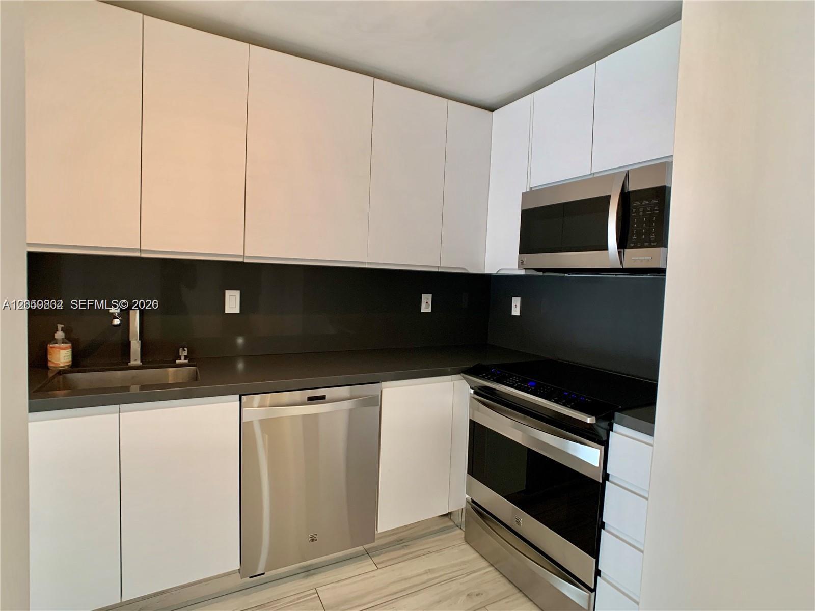9360 Fontainebleau Blvd # 212, Miami FL 33172 photo 4