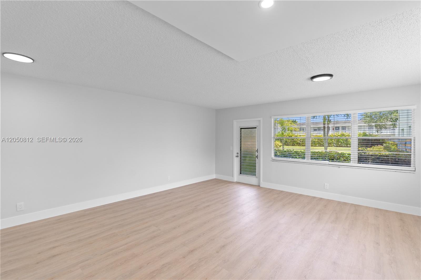 213 N Oakridge N # 213, Deerfield Beach FL 33442 photo 5