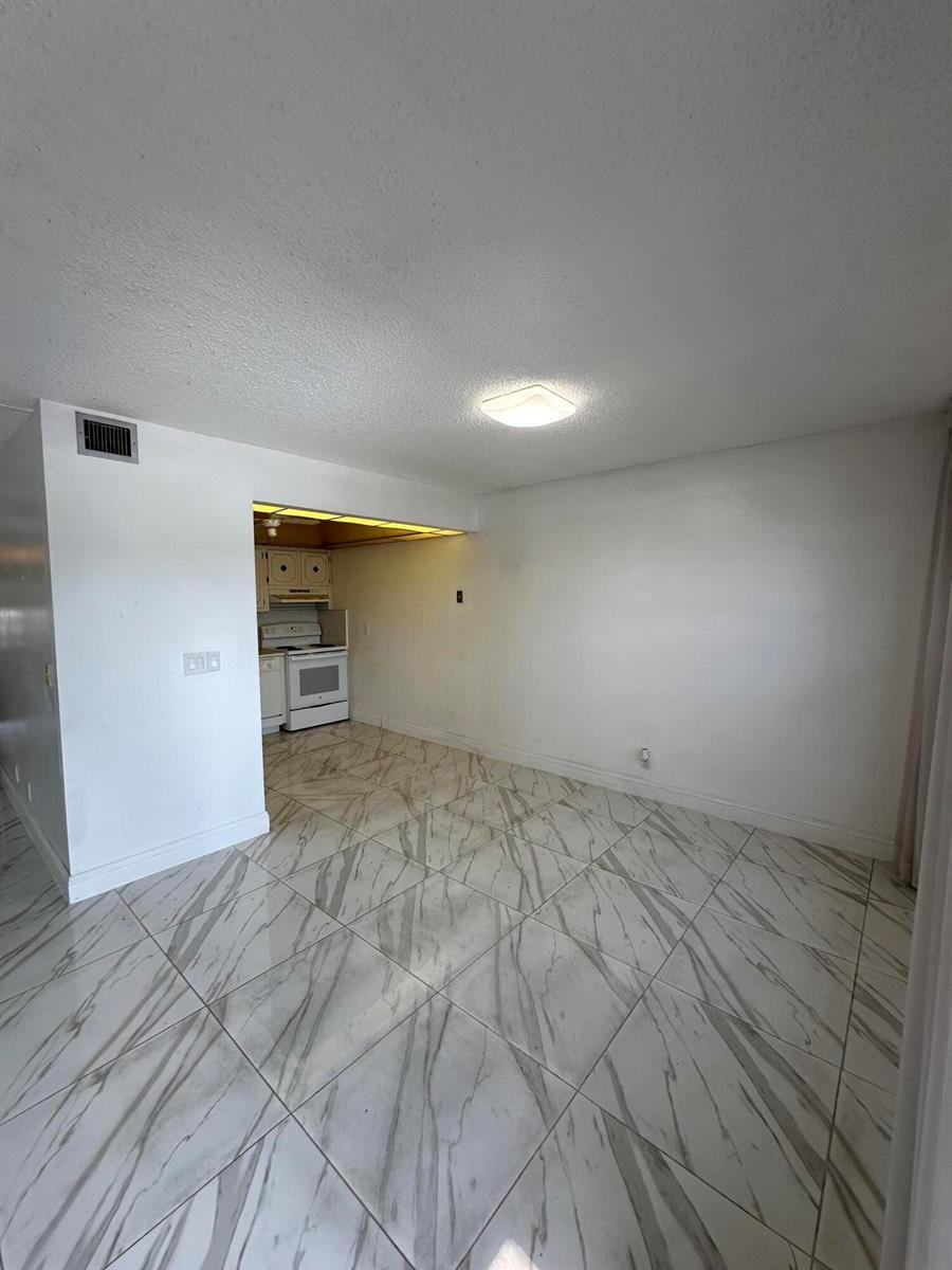 103 Greenbrier C, West Palm Beach FL 33417 photo 5