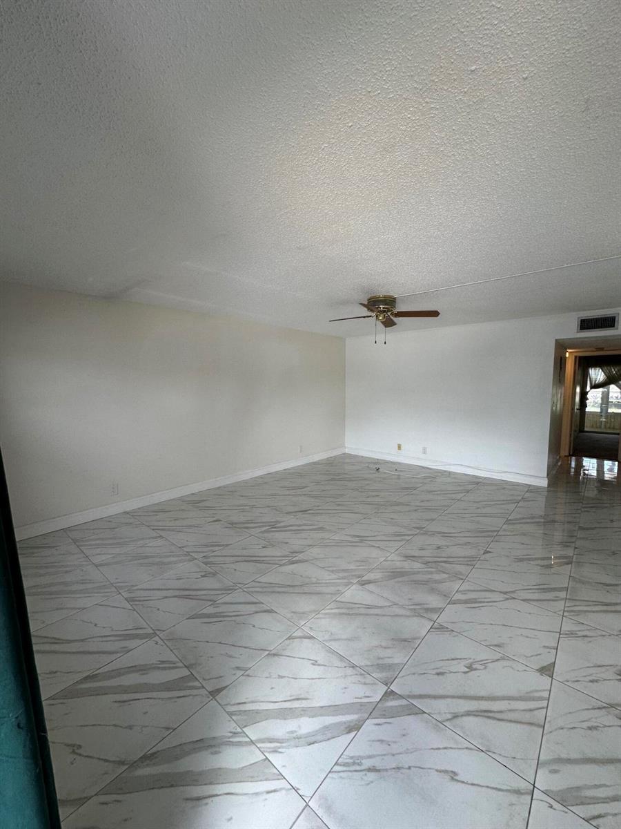 103 Greenbrier C, West Palm Beach FL 33417 photo 4