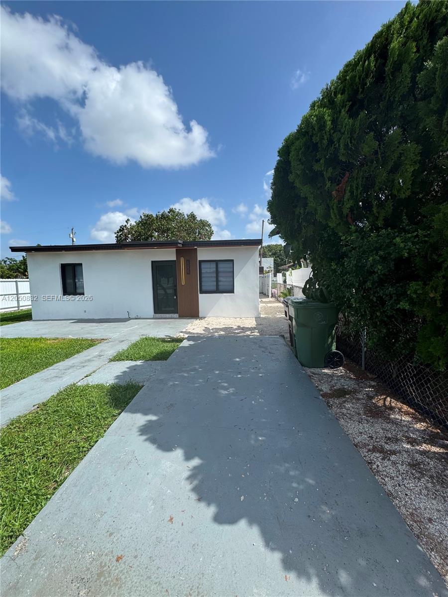 690 E 46th St, Hialeah FL 33013 photo 2