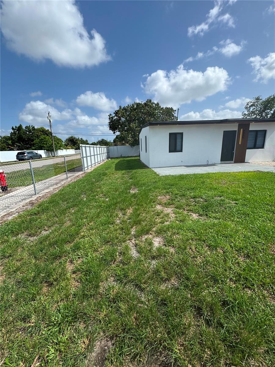 690 E 46th St, Hialeah FL 33013 photo 3