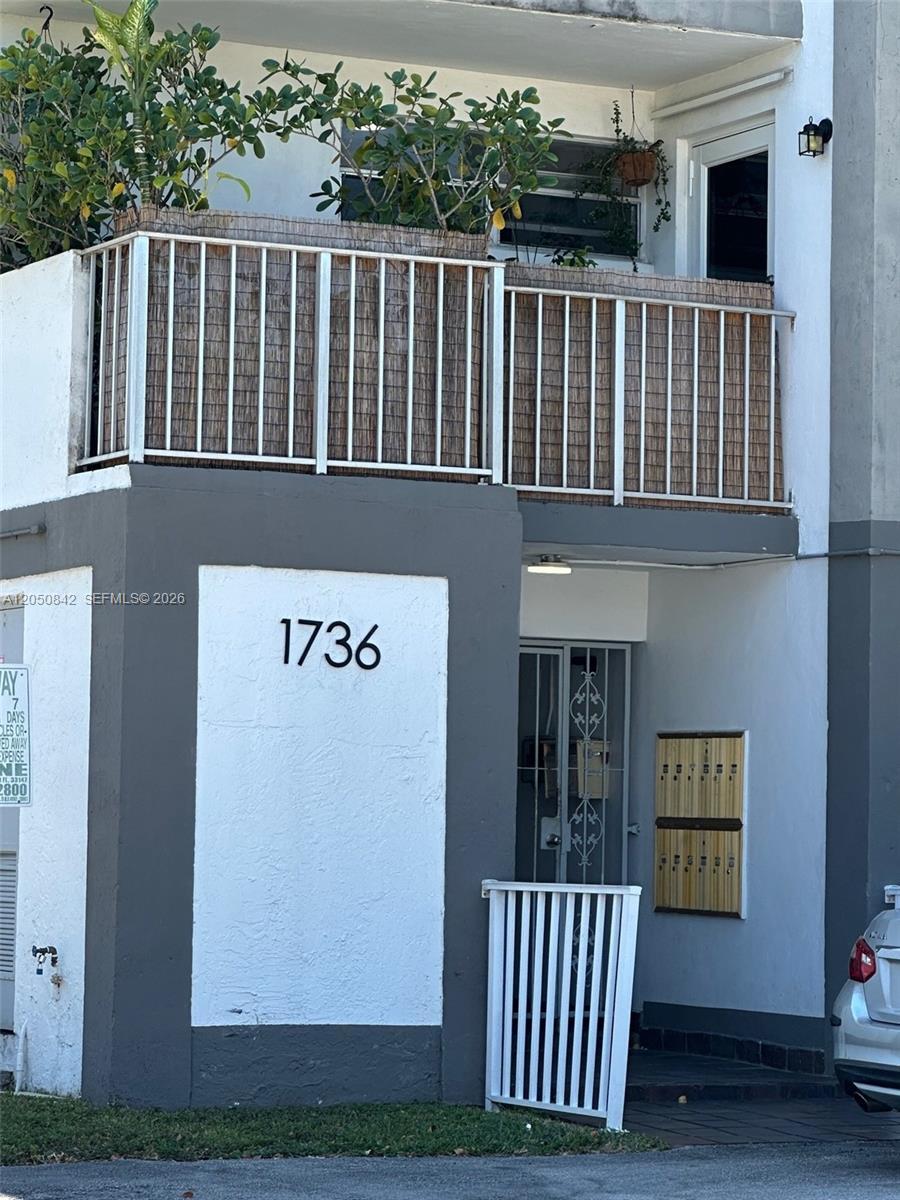 1736 SW 19th St # 404, Miami FL 33145 photo 2
