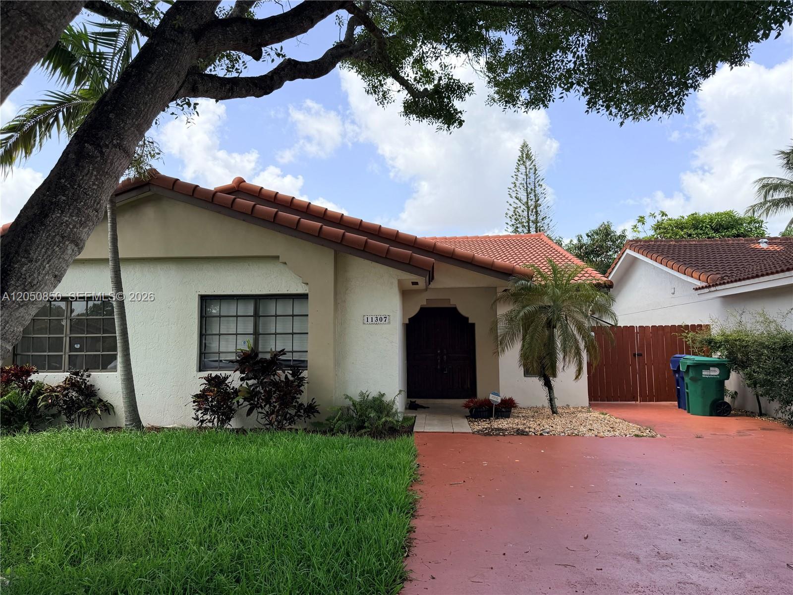 11307 SW 74th Ter, Miami FL 33173 photo 2