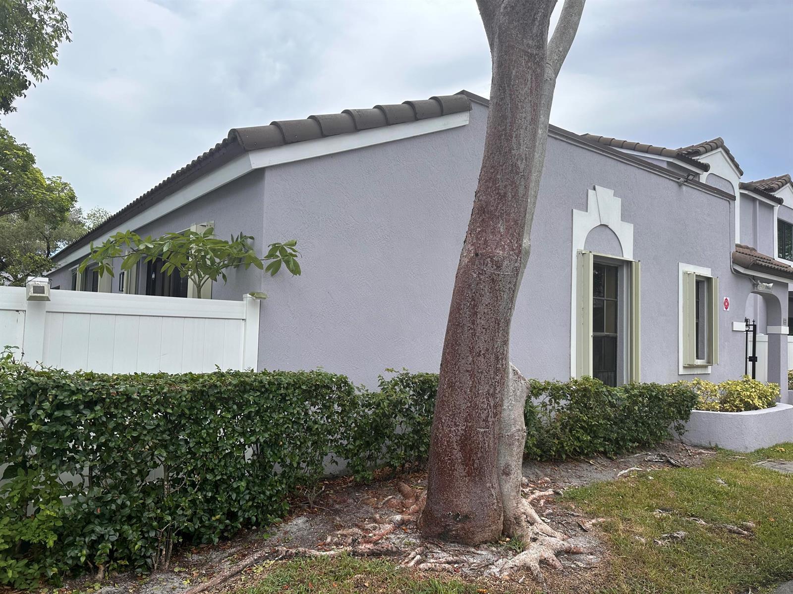 11673 NW 11th Street, Pembroke Pines FL 33026 photo 2