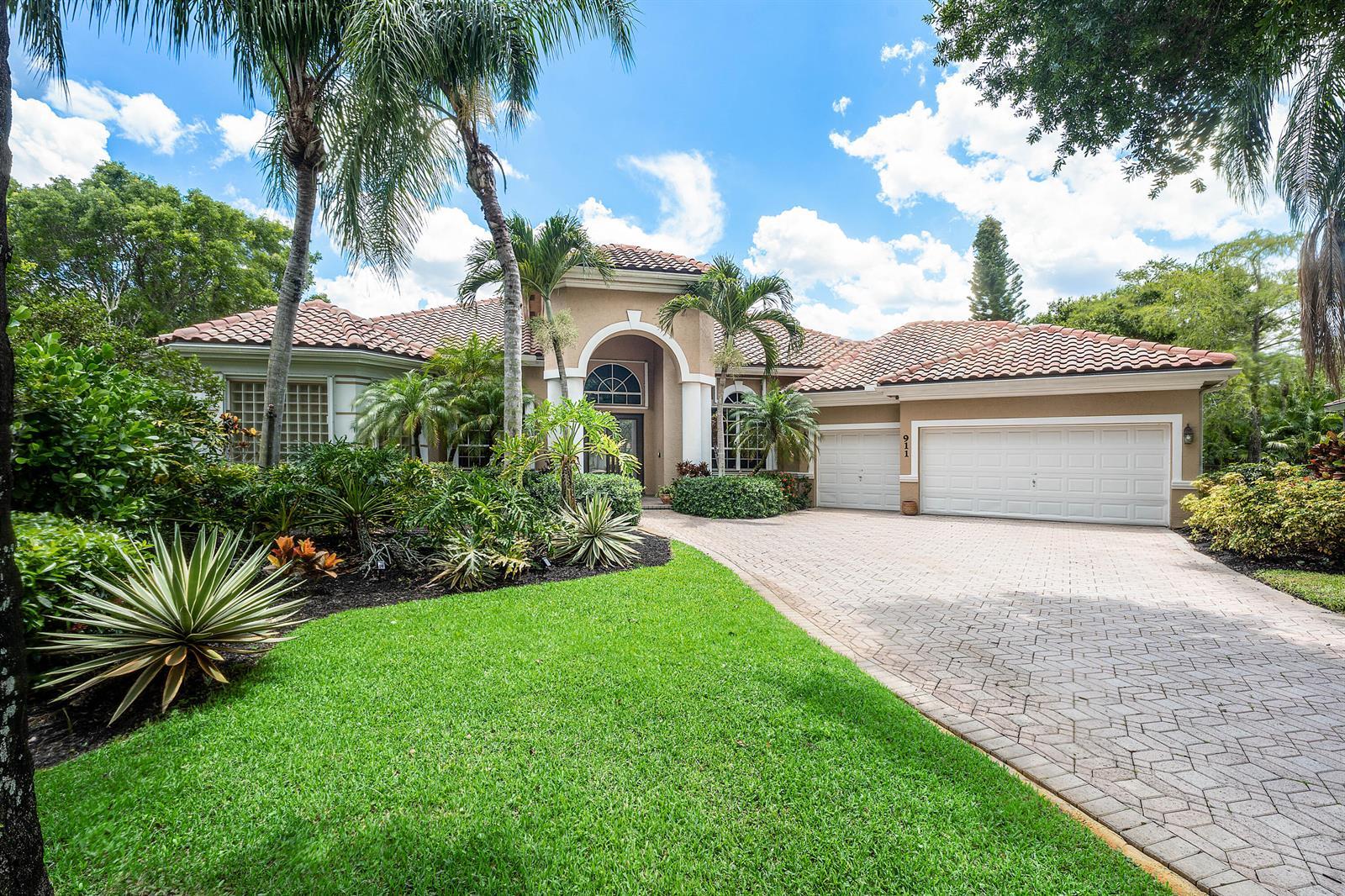 911 Forest Glen Lane, Wellington FL 33414 photo 4