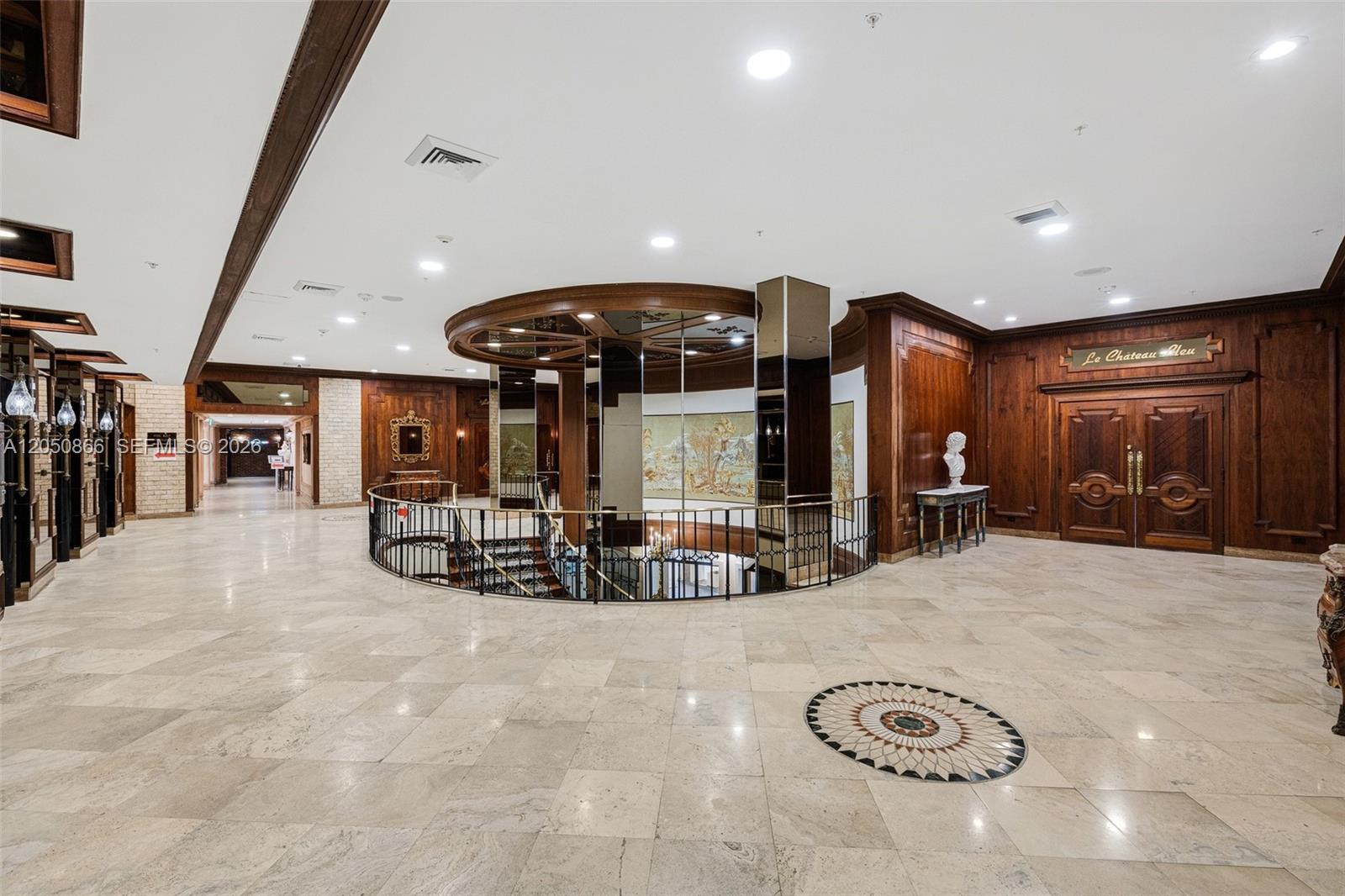 6039 Collins Ave # 517, Miami Beach FL 33140 photo 2