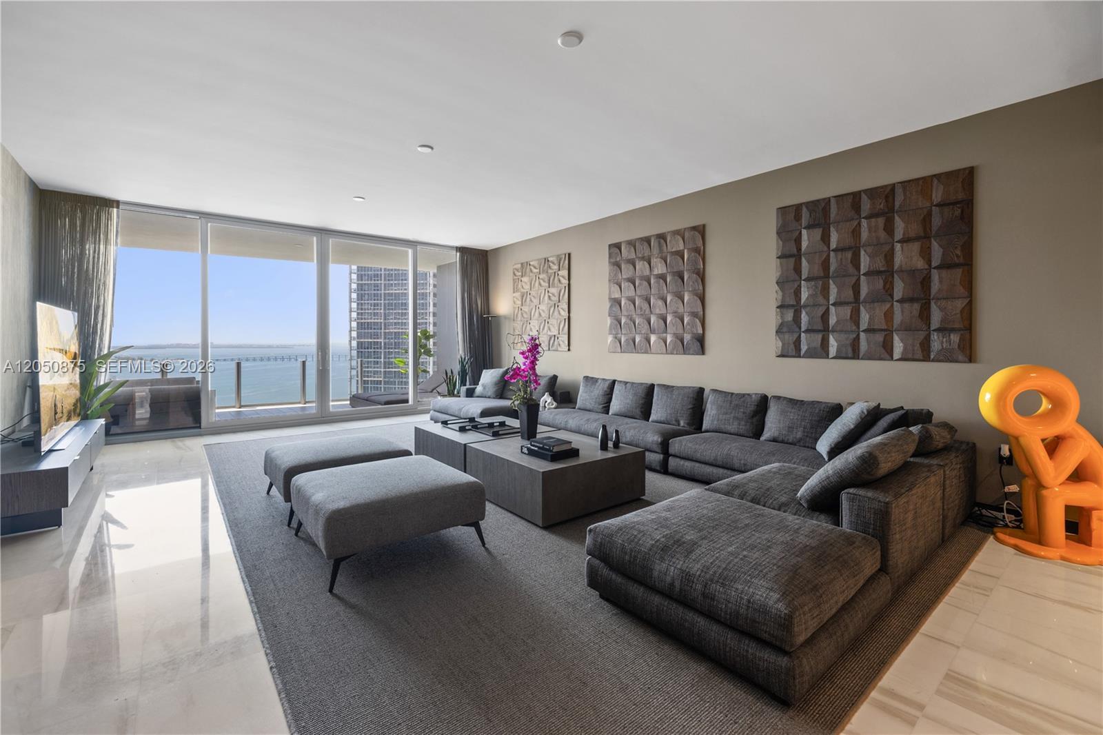 300 Biscayne Blvd Way # 3104, Miami FL 33131 photo 2