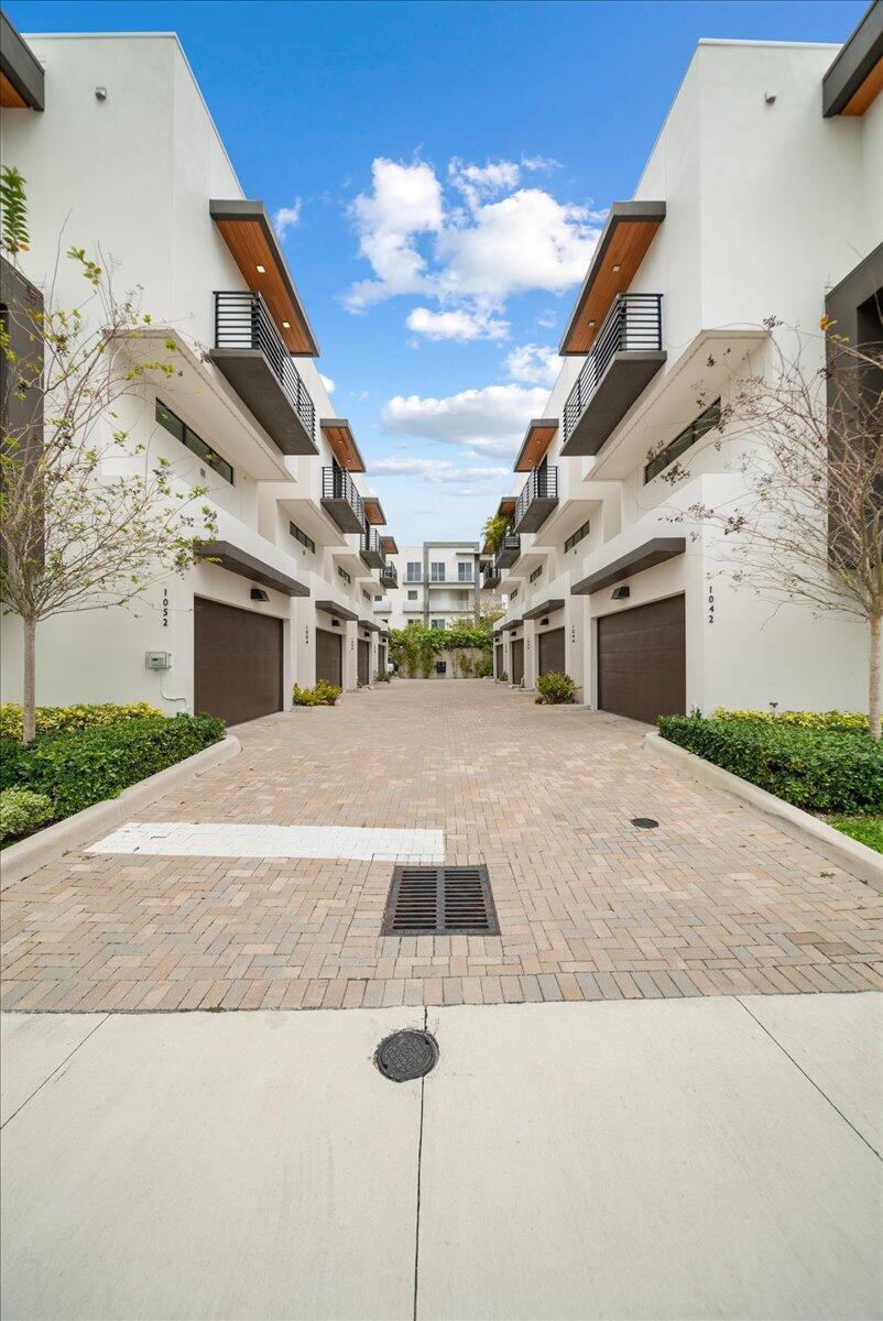 1052 N Victoria Park Road, Fort Lauderdale FL 33304 photo 3