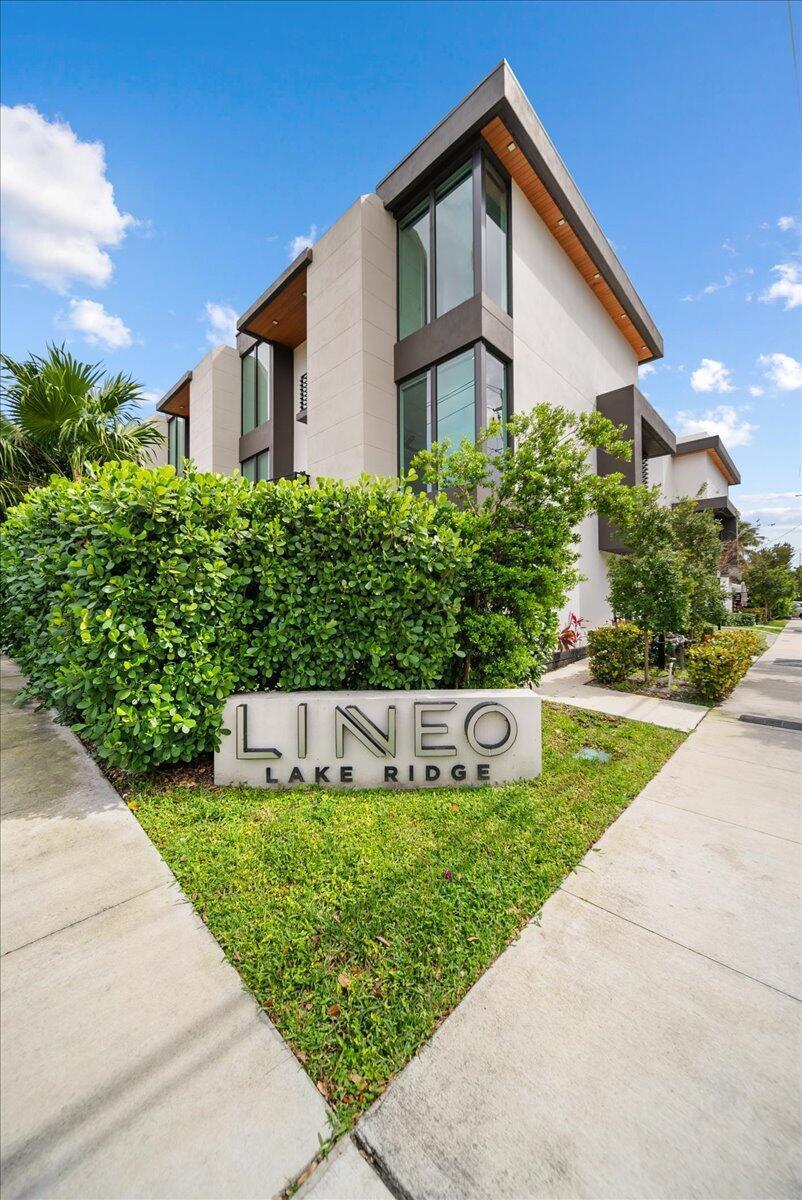 1052 N Victoria Park Road, Fort Lauderdale FL 33304