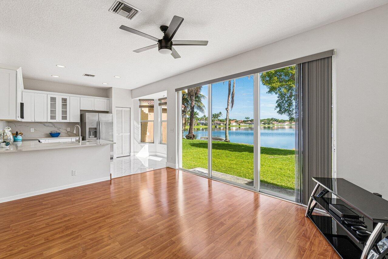 7835 Springfield Lake Drive, Lake Worth FL 33467 photo 5