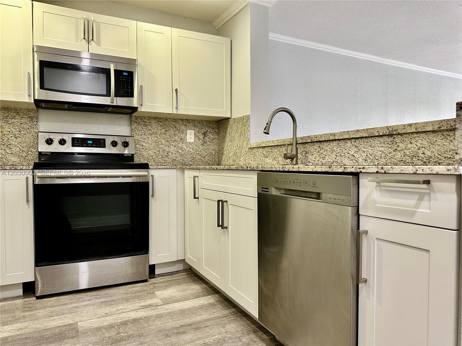 15430 SW 82 LN # 633, Miami FL 33193 photo 5