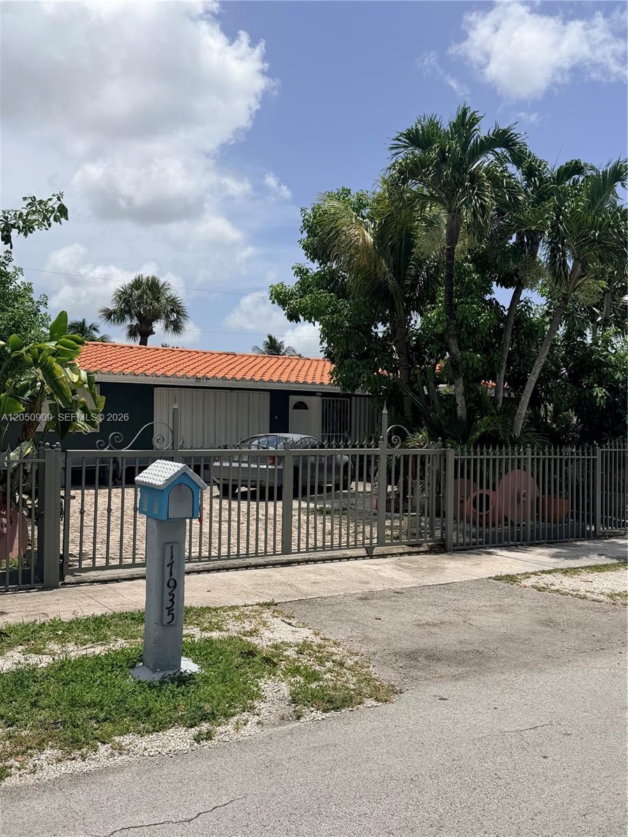 17935 NW 48th Ct, Miami Gardens FL 33055 photo 2