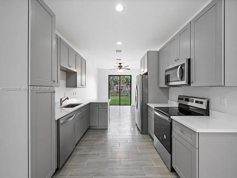 141 W 16th St, Riviera Beach FL 33404