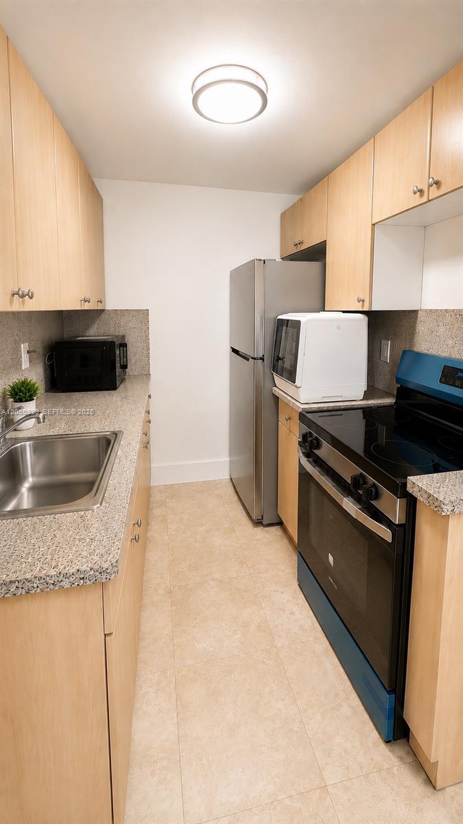 1319 Meridian Ave # 208, Miami Beach FL 33139 photo 4