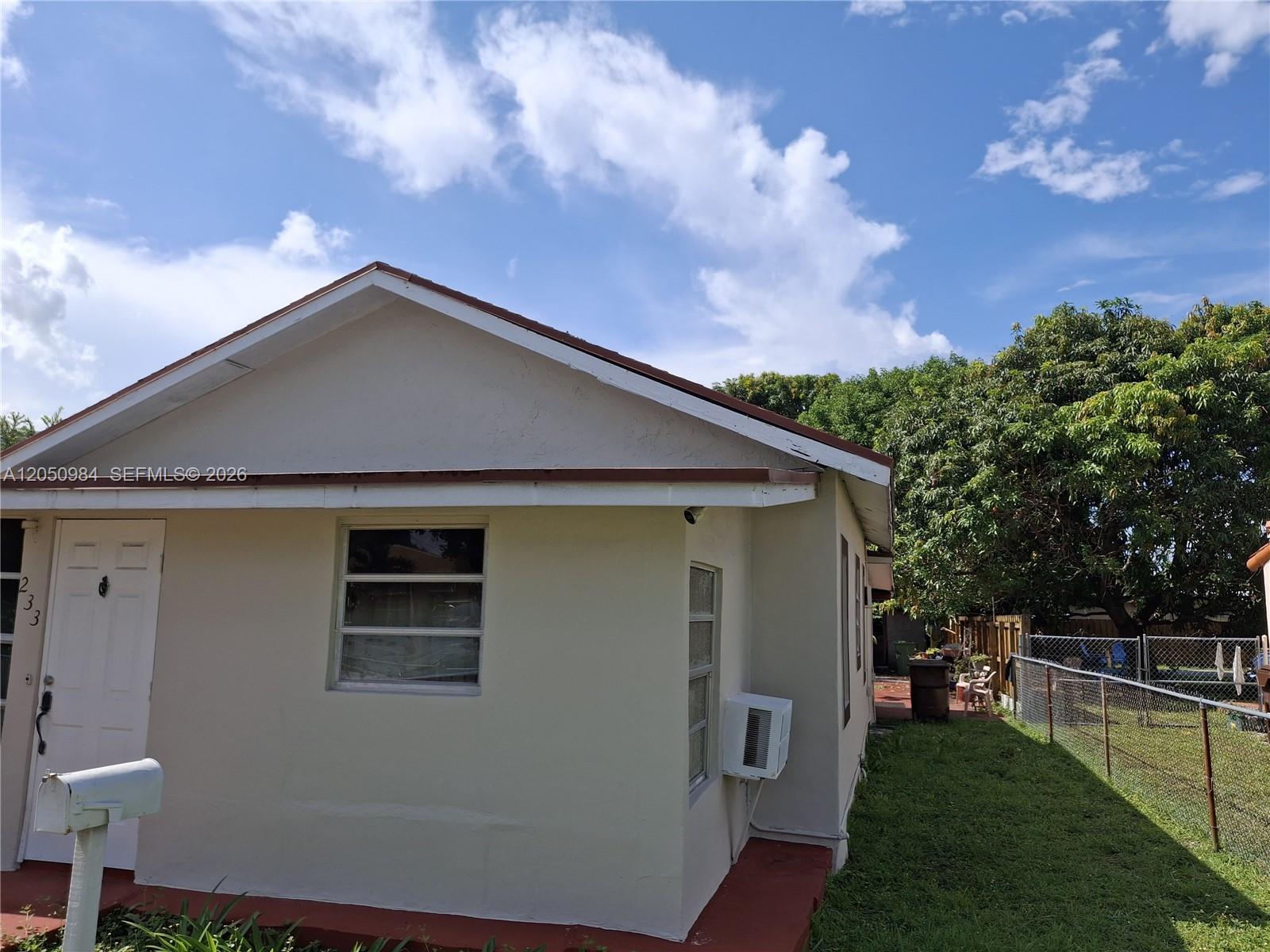 233 E 15th St, Hialeah FL 33010 photo 2
