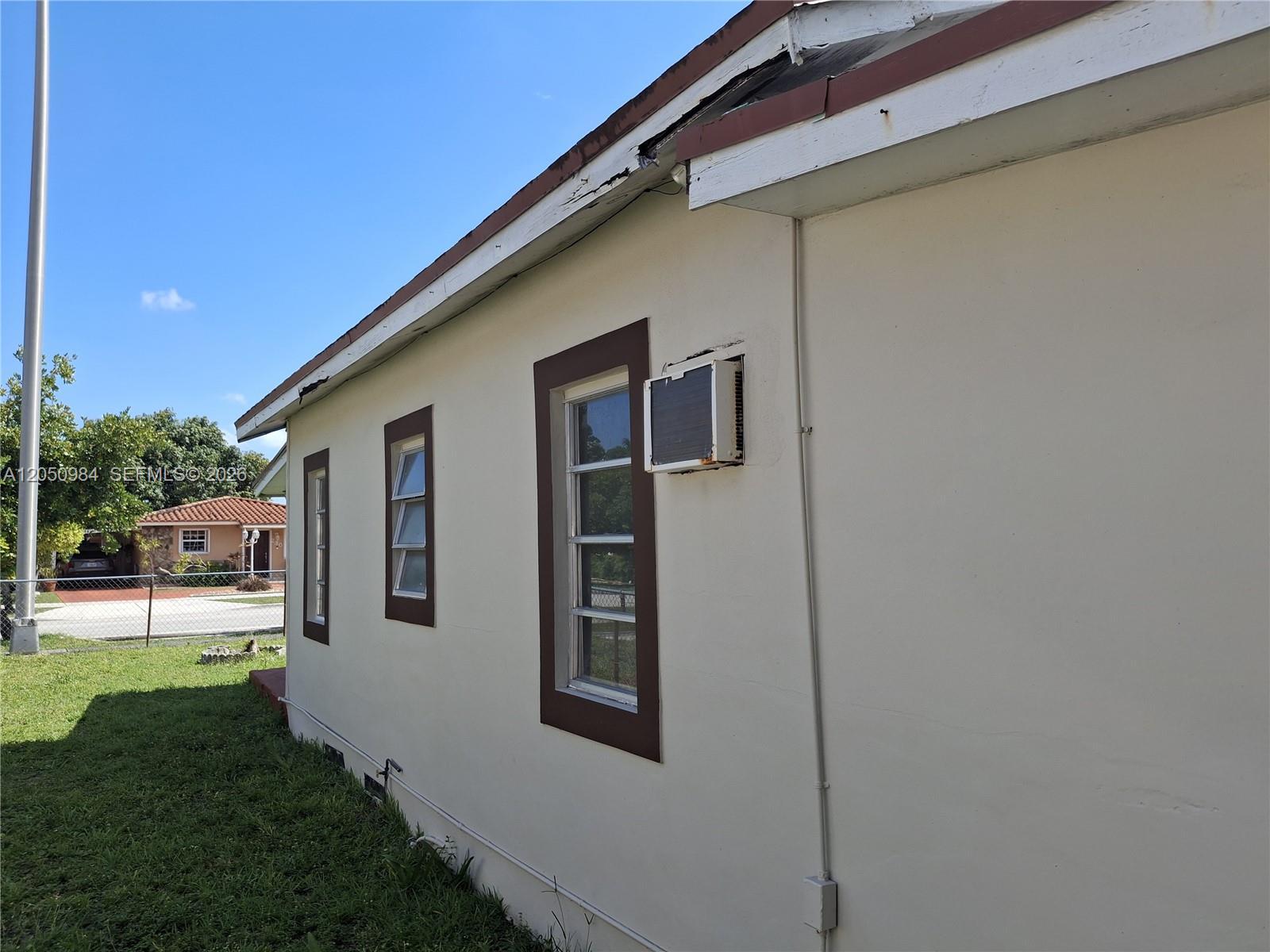 233 E 15th St, Hialeah FL 33010 photo 3