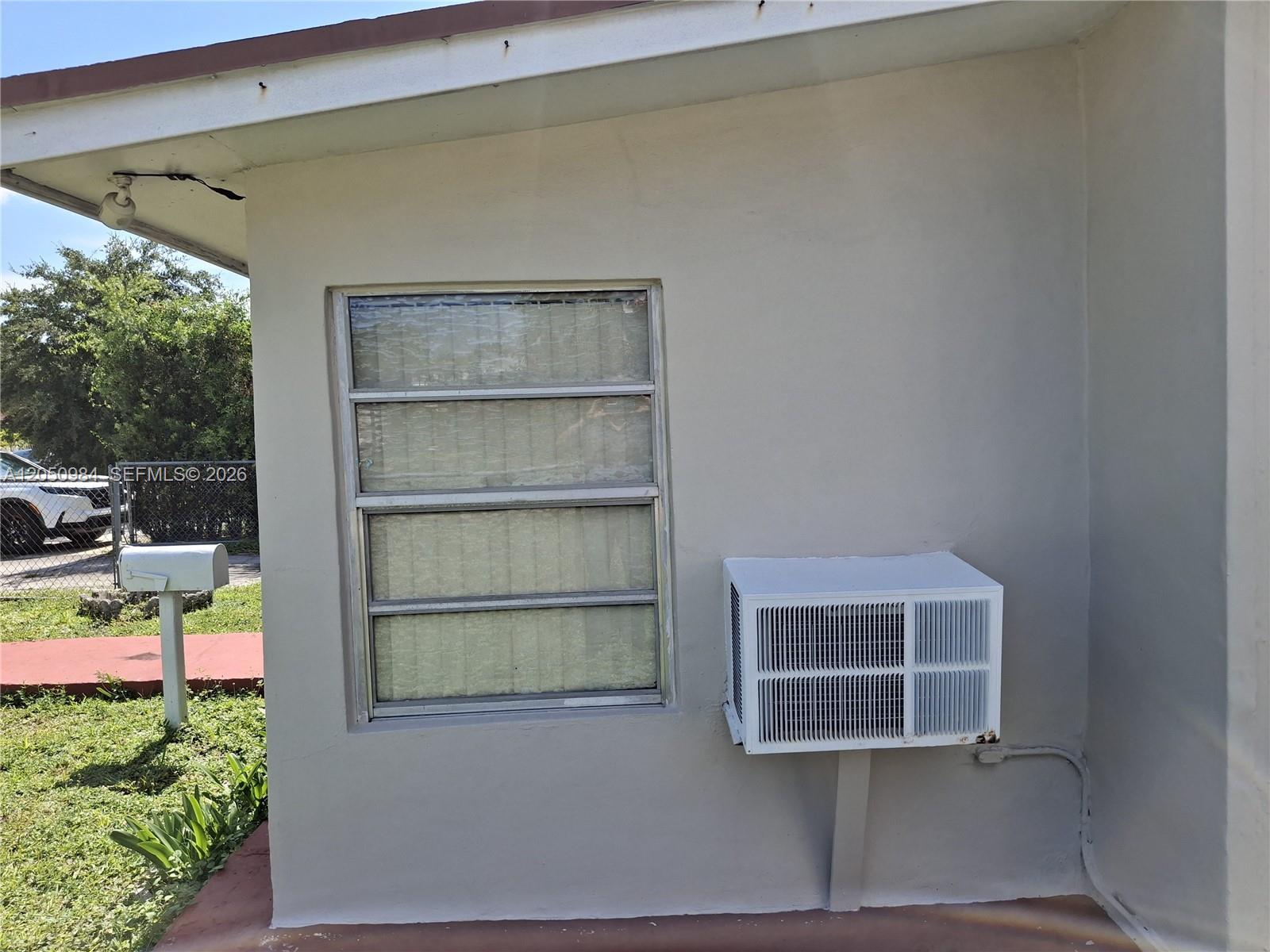 233 E 15th St, Hialeah FL 33010 photo 4