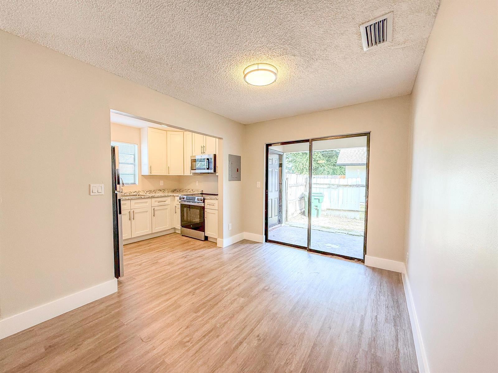 3082 Swain Boulevard, FL 33463 photo 4