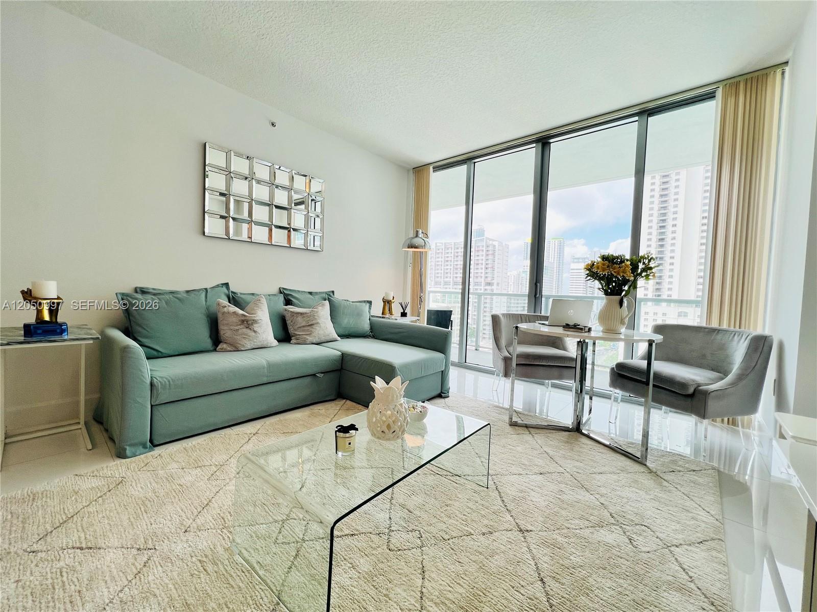 79 SW 12th St, Miami FL 33130 photo 2