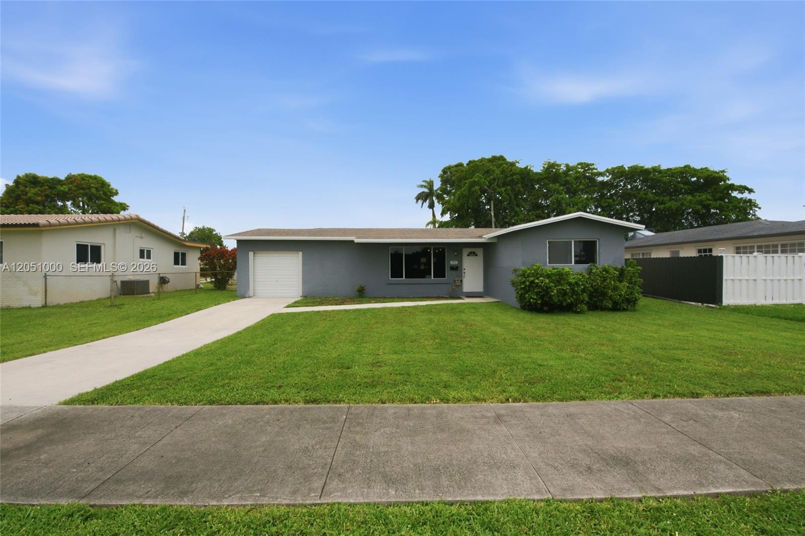 2901 Cleveland St, Hollywood FL 33020