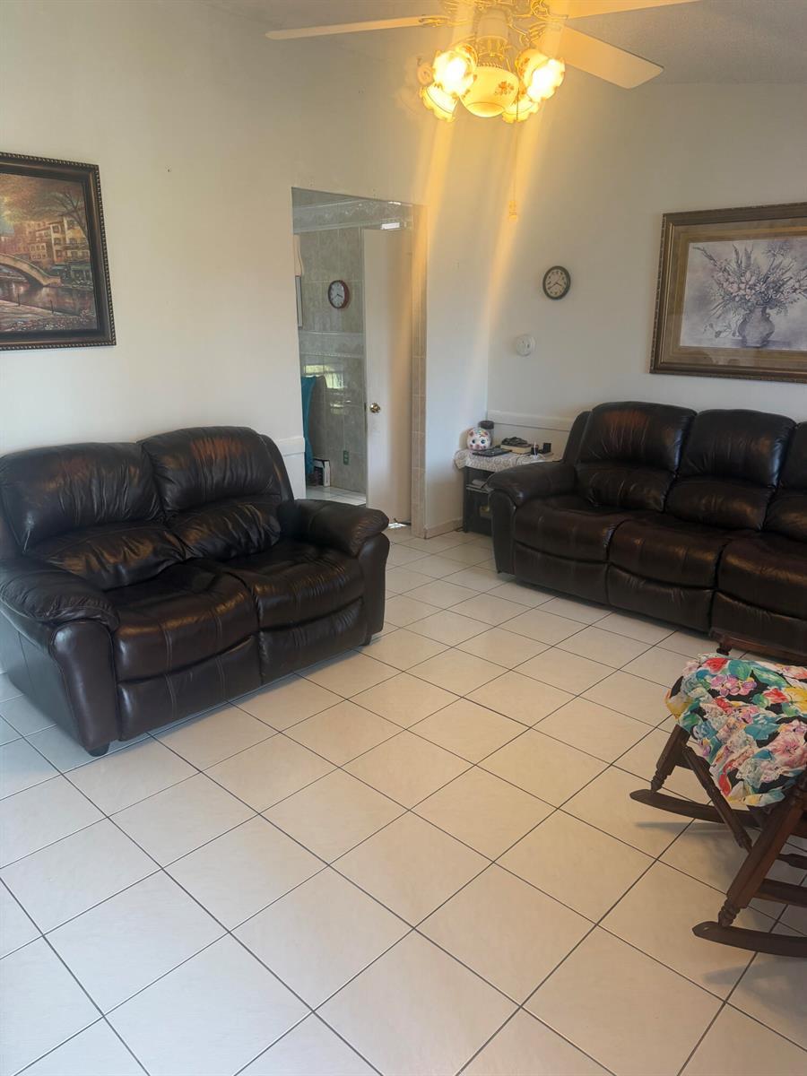 1304 Donwoods Lane, Royal Palm Beach FL 33411 photo 3